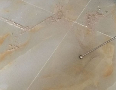 康定瓷砖空鼓维修公司分享粘合剂选择不当在瓷砖铺贴过程中可能导致以下问题