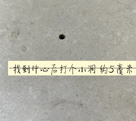 康定瓷砖空鼓维修公司专业解答在瓷砖铺贴过程中，如果砂料搅拌不均匀，将会带来以下问题